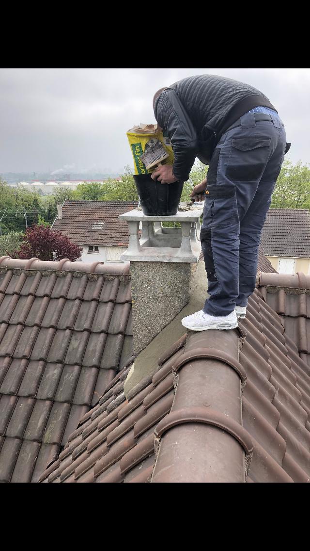 Pose de fenêtre de toit Velux à Bezons (95870) par RV Couvreur dans le Val-d’Oise (95)